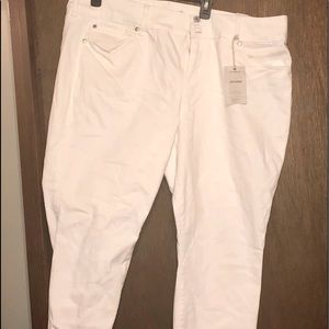 NWT Torrid jegging jeans. White. 22S